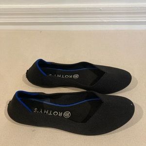 Black round toe Rothys size 9.5